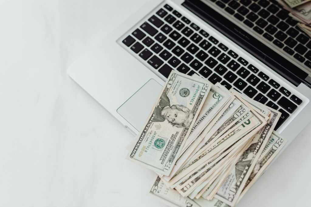 Affiliate marketing without a website for beginners earning their first $100